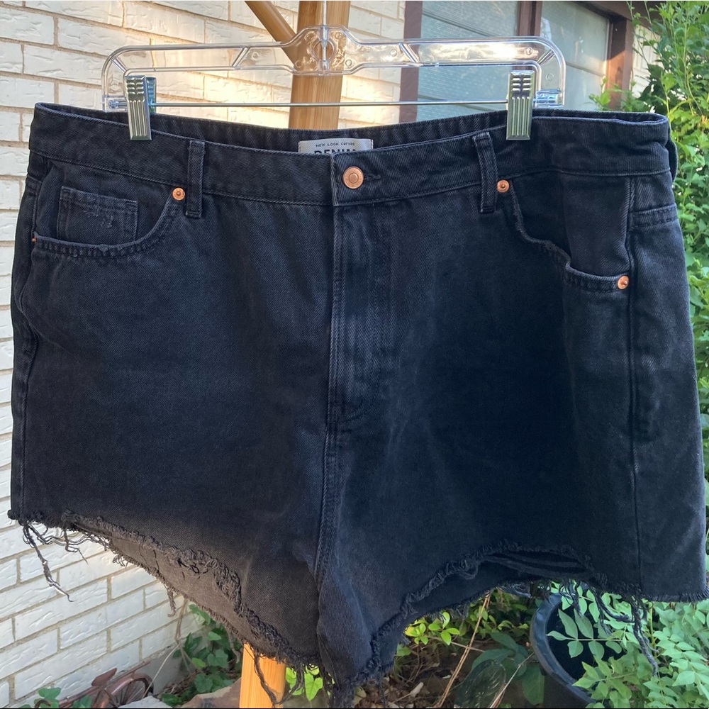 New Look Curves Black Jean Shorts